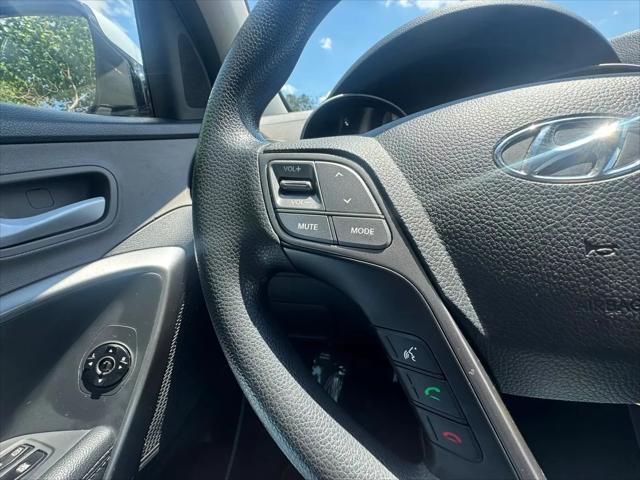 2017 Hyundai Santa Fe SE