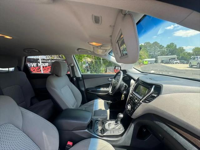 2017 Hyundai Santa Fe SE