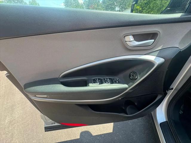2017 Hyundai Santa Fe SE