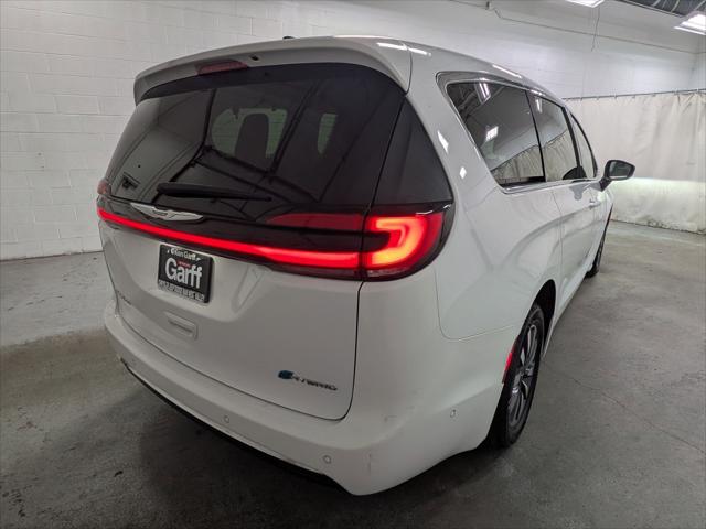 2023 Chrysler Pacifica Hybrid Touring L
