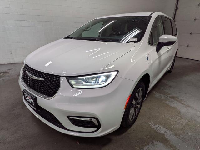 2023 Chrysler Pacifica Hybrid Touring L