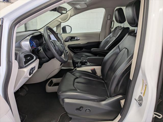 2023 Chrysler Pacifica Hybrid Touring L