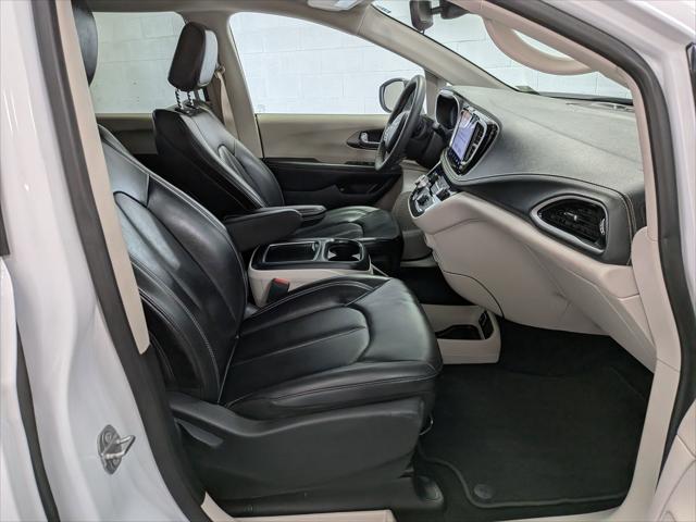 2023 Chrysler Pacifica Hybrid Touring L