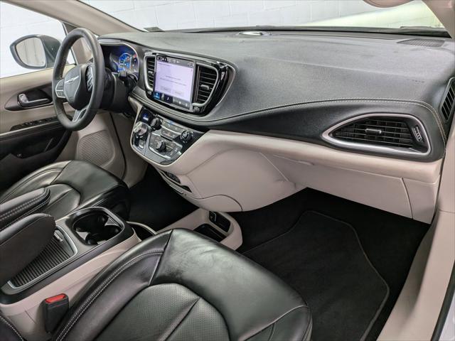 2023 Chrysler Pacifica Hybrid Touring L