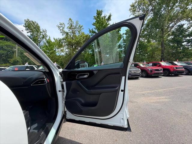 2018 Jaguar F-PACE 25t Premium