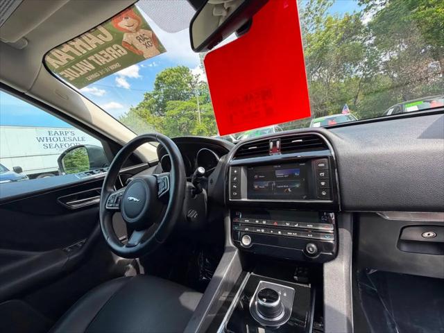 2018 Jaguar F-PACE 25t Premium