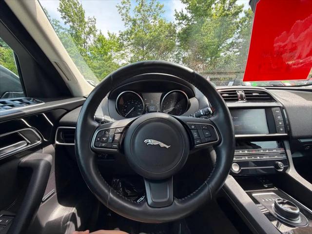 2018 Jaguar F-PACE 25t Premium