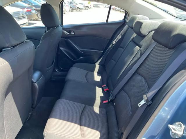 2016 Mazda Mazda3 i Sport