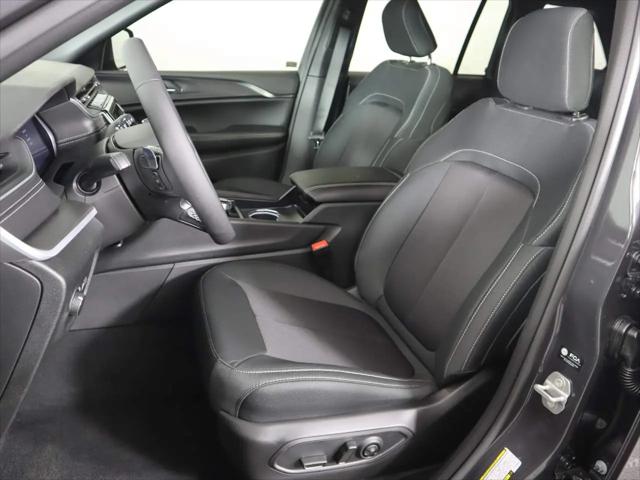 2026 Jeep Grand Cherokee Laredo 4x4