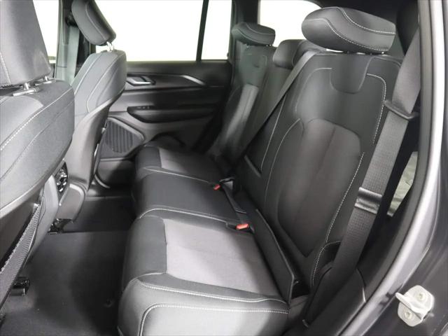2026 Jeep Grand Cherokee Laredo 4x4