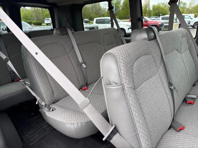 2025 Chevrolet Express Passenger RWD 2500 Regular Wheelbase LT
