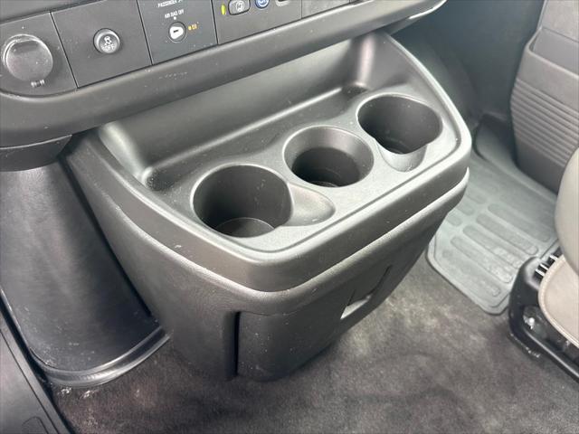 2025 Chevrolet Express Passenger RWD 2500 Regular Wheelbase LT