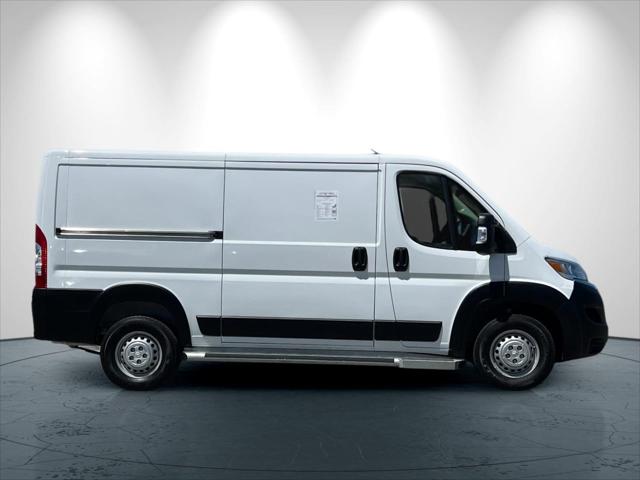 2025 Ram ProMaster 2500 Cargo Van Tradesman Low Roof 136" WB w/Pass Seat