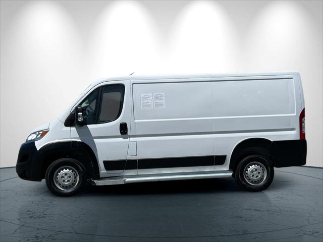 2025 Ram ProMaster 2500 Cargo Van Tradesman Low Roof 136" WB w/Pass Seat