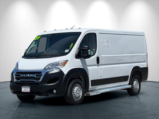2025 Ram ProMaster 2500 Cargo Van Tradesman Low Roof 136" WB w/Pass Seat