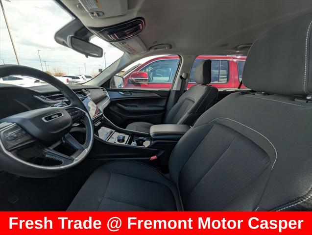 2023 Jeep Grand Cherokee L Laredo 4x4
