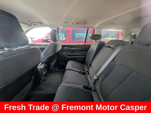 2023 Jeep Grand Cherokee L Laredo 4x4