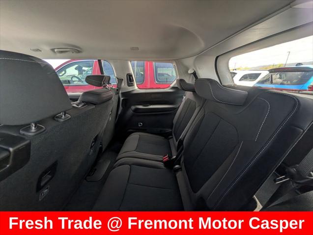 2023 Jeep Grand Cherokee L Laredo 4x4