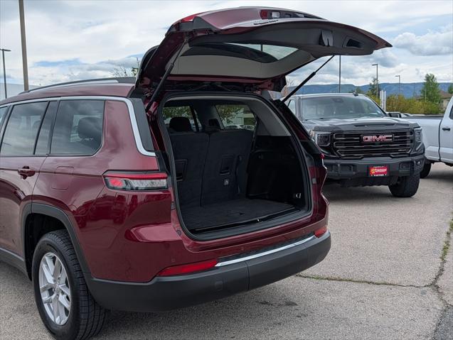 2023 Jeep Grand Cherokee L Laredo 4x4