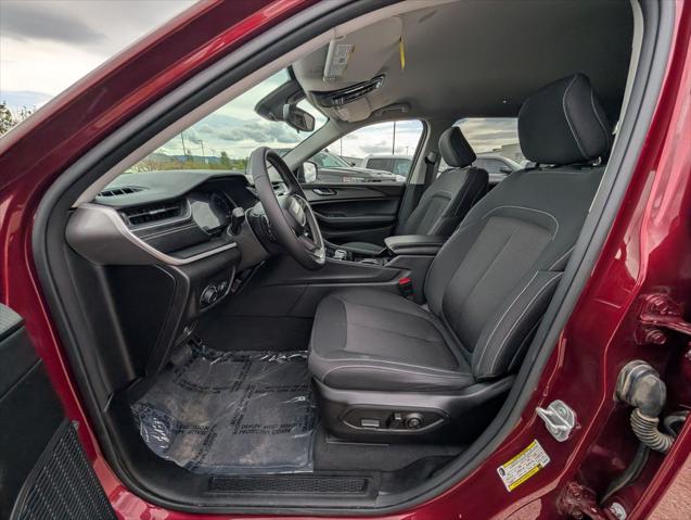 2023 Jeep Grand Cherokee L Laredo 4x4