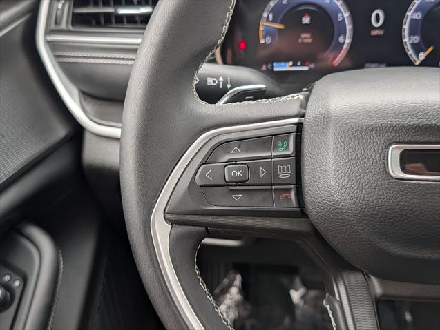 2023 Jeep Grand Cherokee L Laredo 4x4