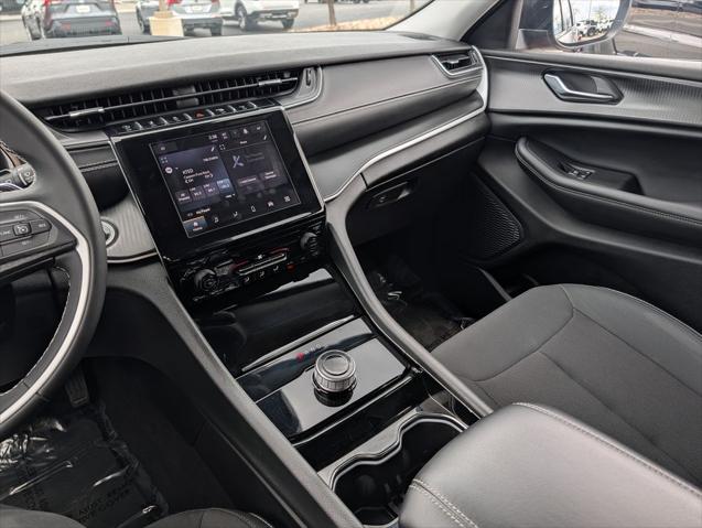 2023 Jeep Grand Cherokee L Laredo 4x4