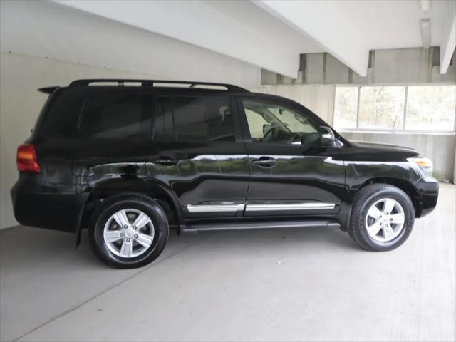 2013 Toyota Land Cruiser V8