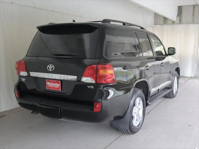 2013 Toyota Land Cruiser V8