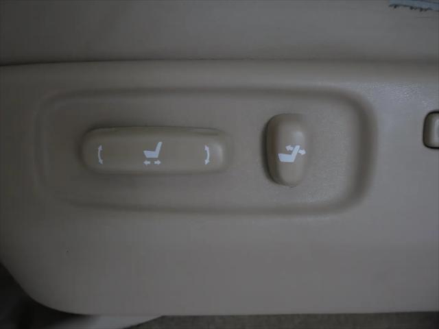 2013 Toyota Land Cruiser V8