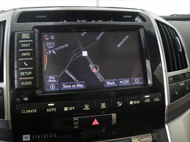 2013 Toyota Land Cruiser V8