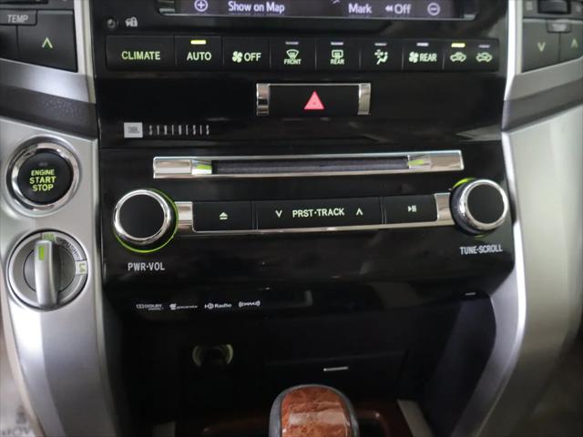 2013 Toyota Land Cruiser V8