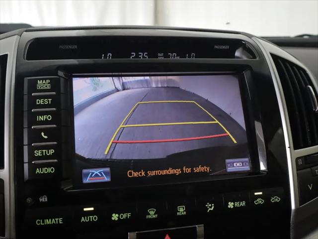 2013 Toyota Land Cruiser V8