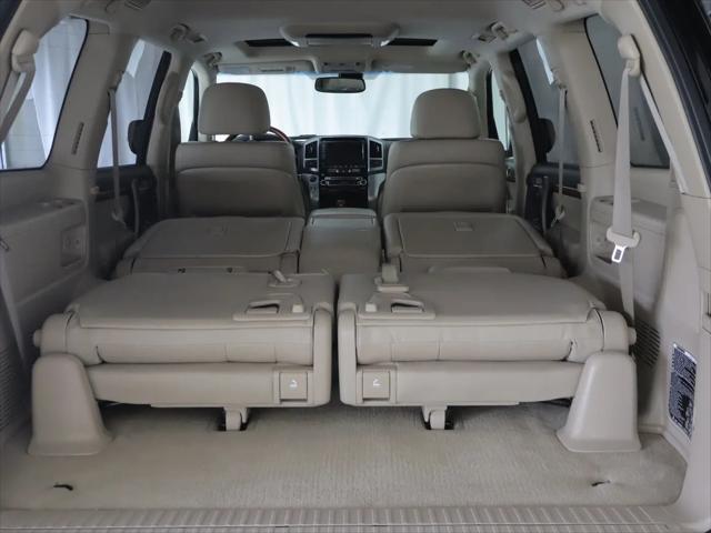 2013 Toyota Land Cruiser V8