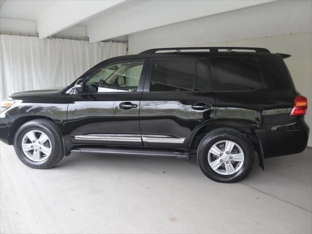 2013 Toyota Land Cruiser V8