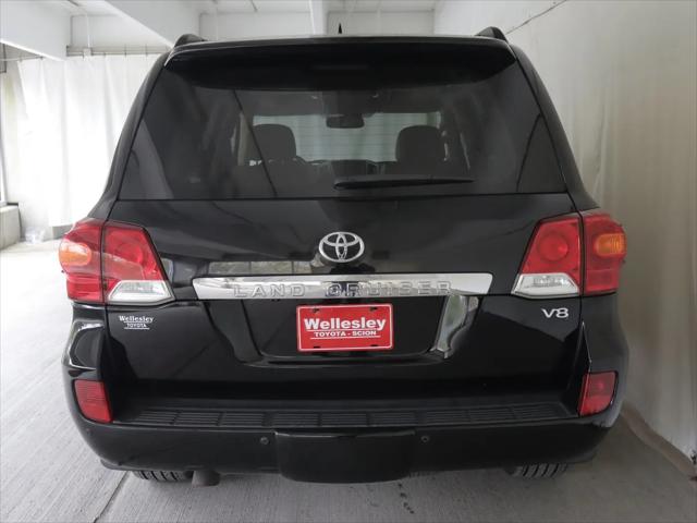 2013 Toyota Land Cruiser V8