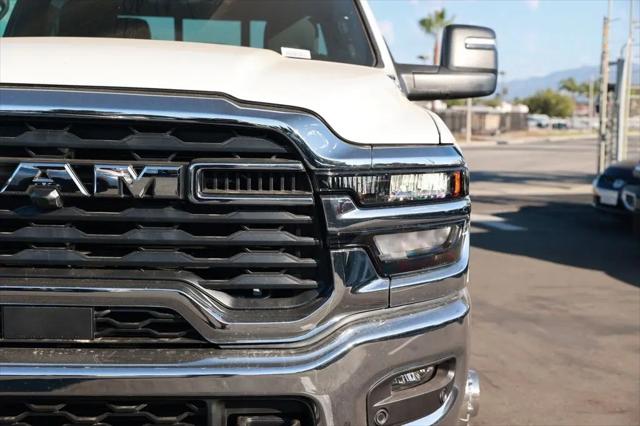 2026 Ram 3500 Tradesman Crew Cab 4x4 8 Box