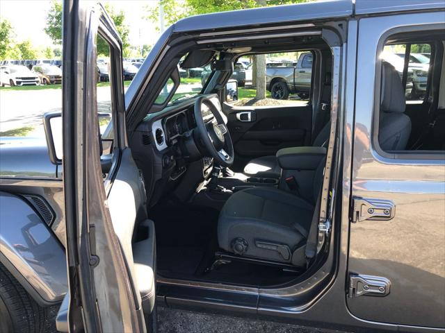 2025 Jeep Wrangler 4-Door Sahara 4x4