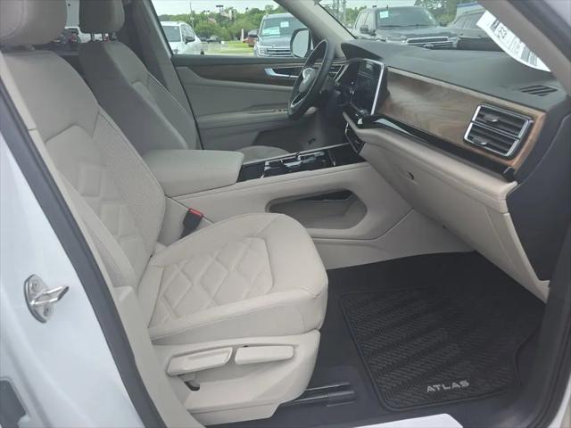 2026 Volkswagen Atlas SE with Technology