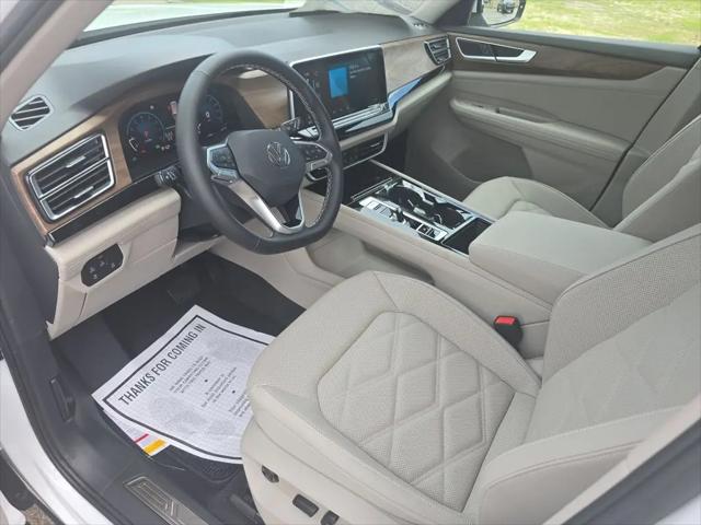 2026 Volkswagen Atlas SE with Technology