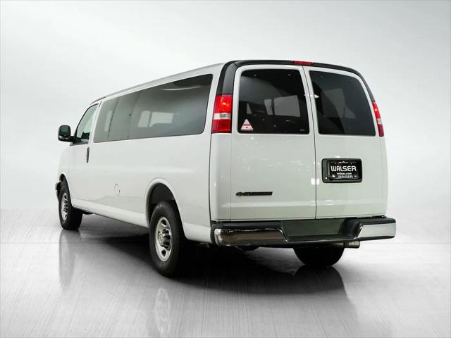 2025 Chevrolet Express Passenger RWD 3500 Extended Wheelbase LT