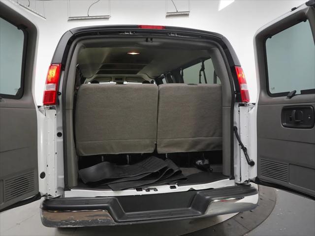 2025 Chevrolet Express Passenger RWD 3500 Extended Wheelbase LT