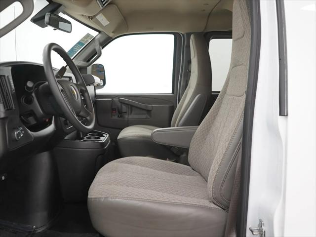 2025 Chevrolet Express Passenger RWD 3500 Extended Wheelbase LT