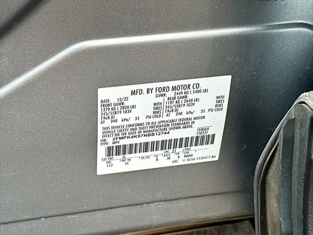 2022 Ford Edge Titanium