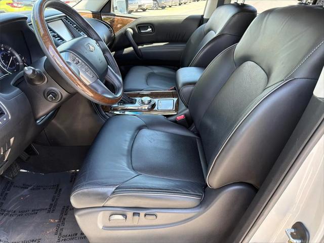 2017 INFINITI QX80 Standard