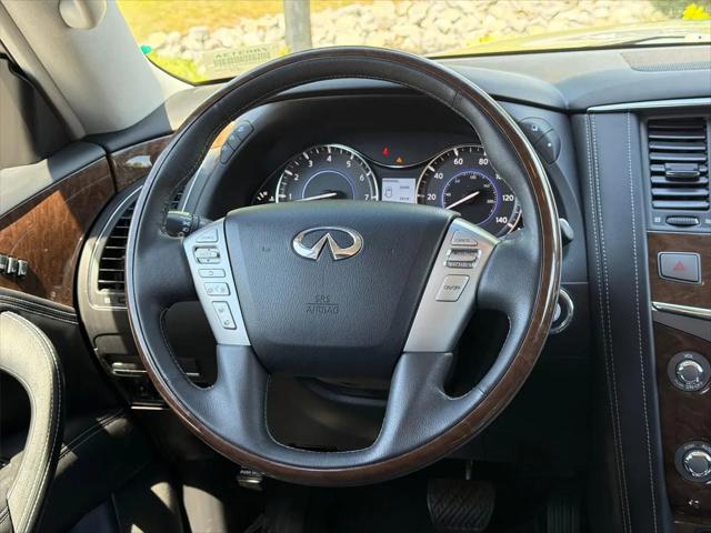 2017 INFINITI QX80 Standard