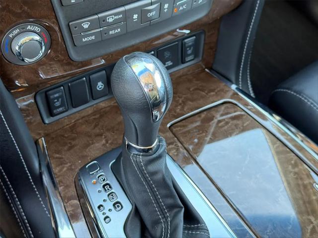2017 INFINITI QX80 Standard