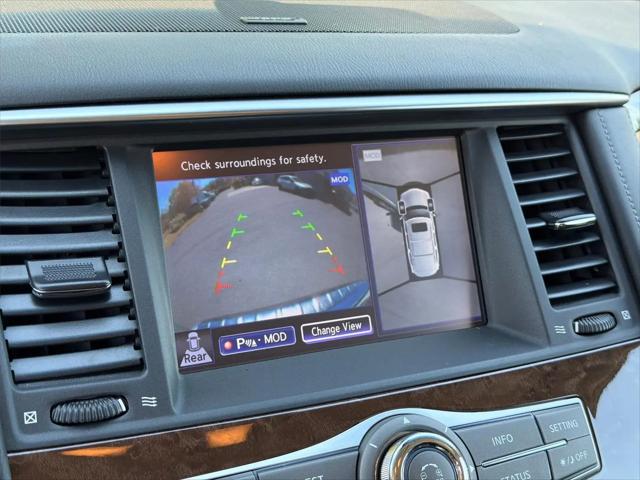 2017 INFINITI QX80 Standard