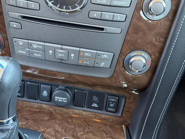 2017 INFINITI QX80 Standard
