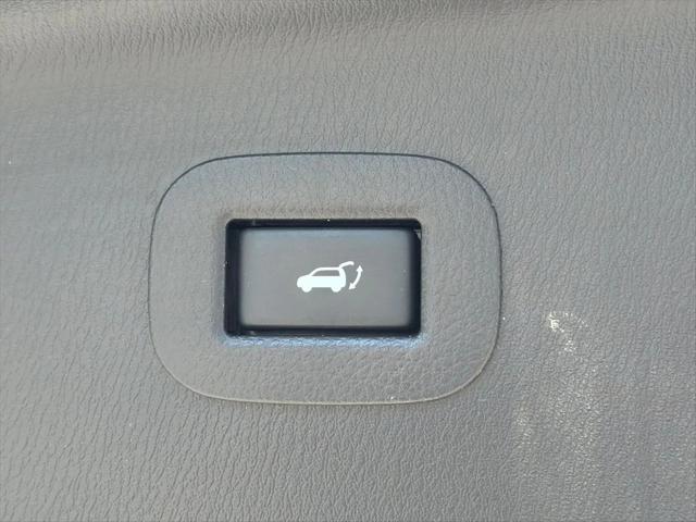 2017 INFINITI QX80 Standard