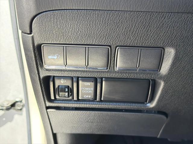 2017 INFINITI QX80 Standard